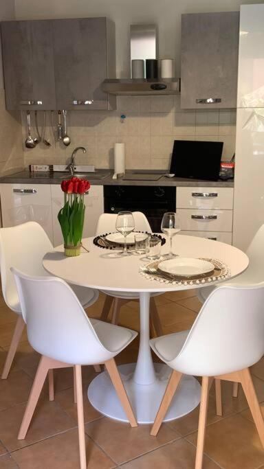 Nest House - Esclusivo Appartamento Marina Di Olbia- Mater Olbia - Beaches - Close To The Airport - Private Parking- Full Comforts - Esterno foto