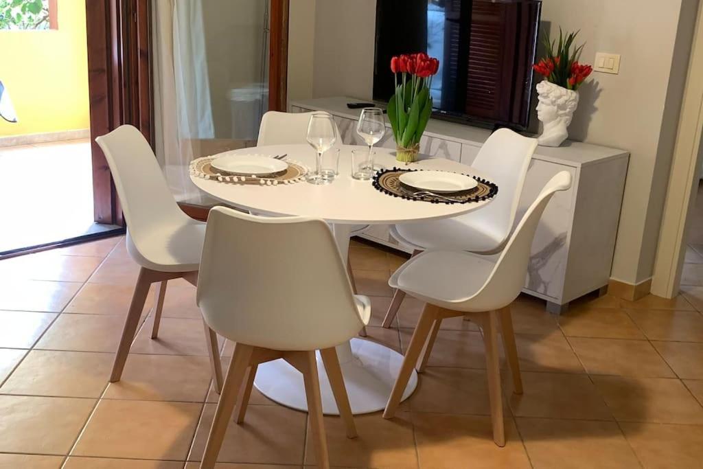 Nest House - Esclusivo Appartamento Marina Di Olbia- Mater Olbia - Beaches - Close To The Airport - Private Parking- Full Comforts - Esterno foto
