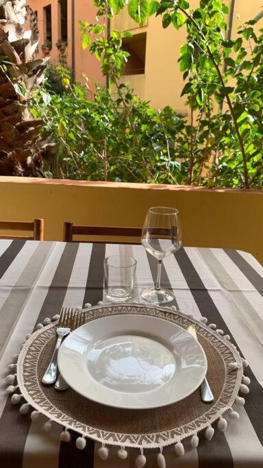 Nest House - Esclusivo Appartamento Marina Di Olbia- Mater Olbia - Beaches - Close To The Airport - Private Parking- Full Comforts - Esterno foto